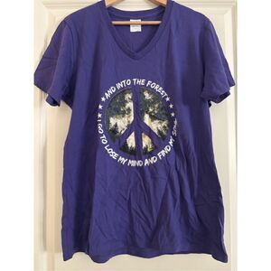 Into the Forest Women's V-neck T-shirt size Large